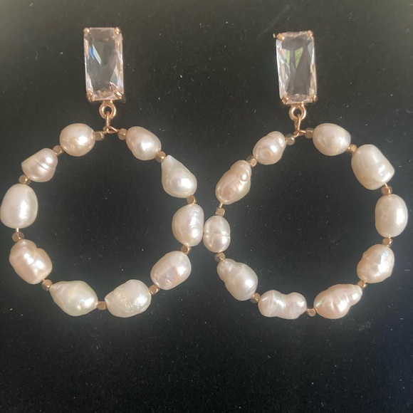 Vintage Fresh Water Pearl and Crystal Drop Earrings with Gold Wire. - Picture 1 of 7